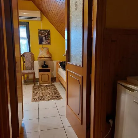 Napfeny ゲストハウス 3*