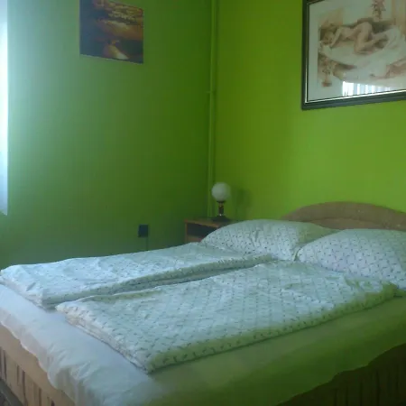 ゲストハウス Napfeny