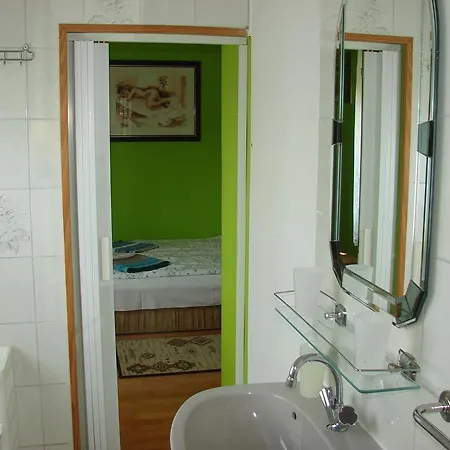 ゲストハウス Napfeny